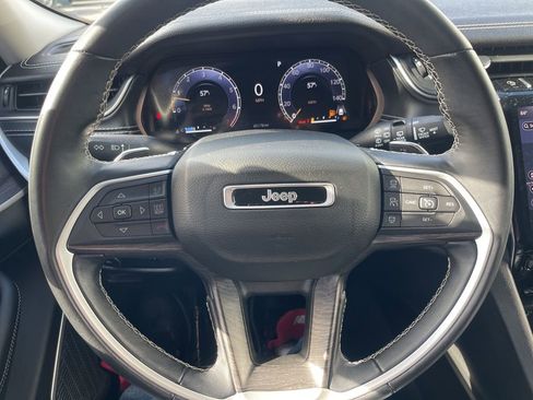 Used 2022 Jeep Grand Cherokee L Limited image 25