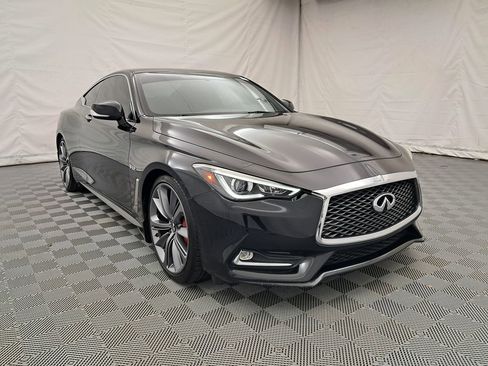 Used 2018 INFINITI Q60 Red Sport 400 image 2