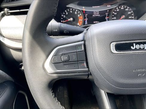 Used 2024 Jeep Compass Latitude AWD/4WD image 18