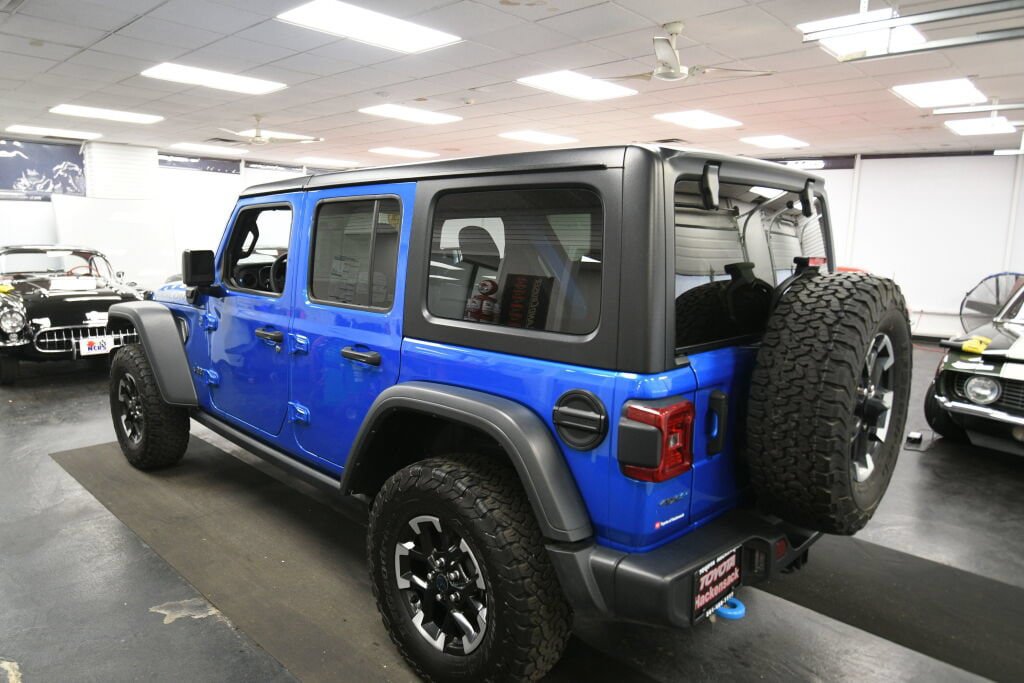 Used 2024 Jeep Wrangler Unlimited Rubicon 4xe AWD/4WD image 5