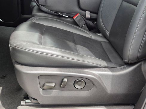 Used 2025 GMC Sierra 1500 SLT AWD/4WD image 25