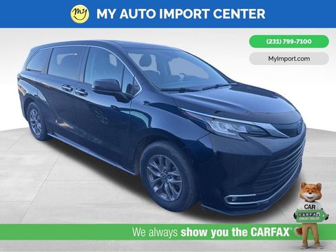 Used 2022 Toyota Sienna XLE AWD/4WD image 1