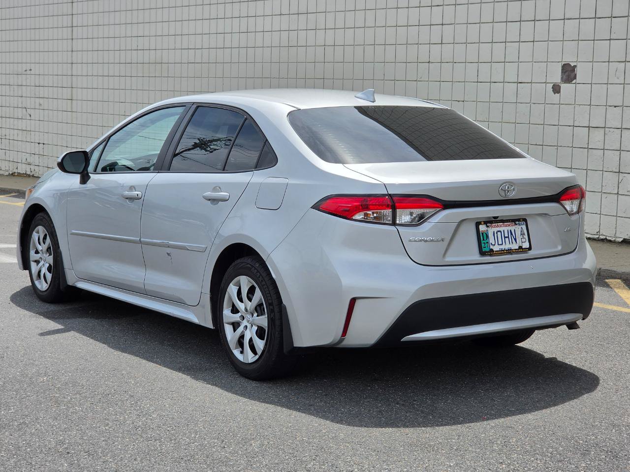 Used 2021 Toyota Corolla LE FWD image 5