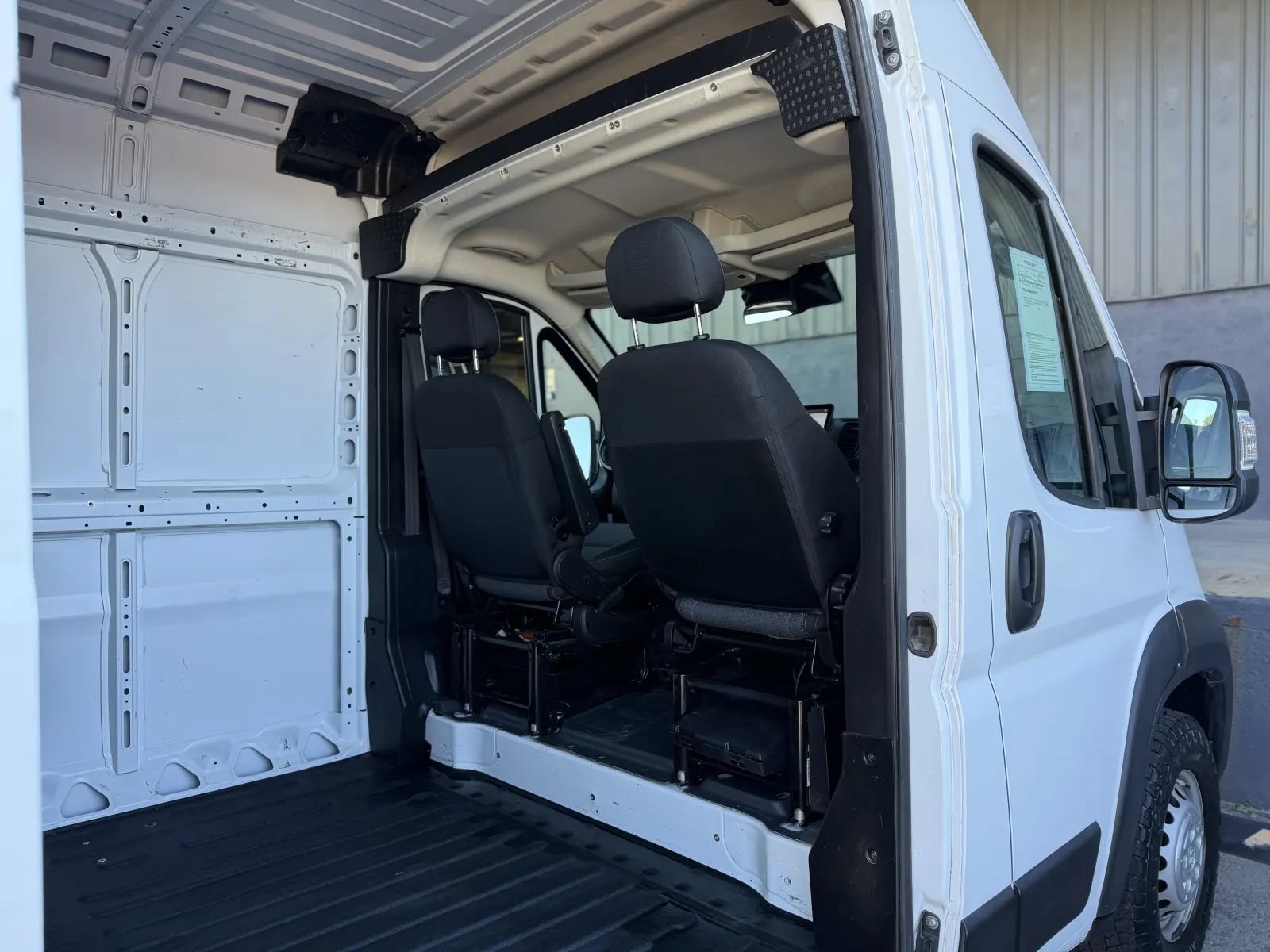 Used 2024 RAM ProMaster 2500 w/ Premium Convenience Group FWD image 37