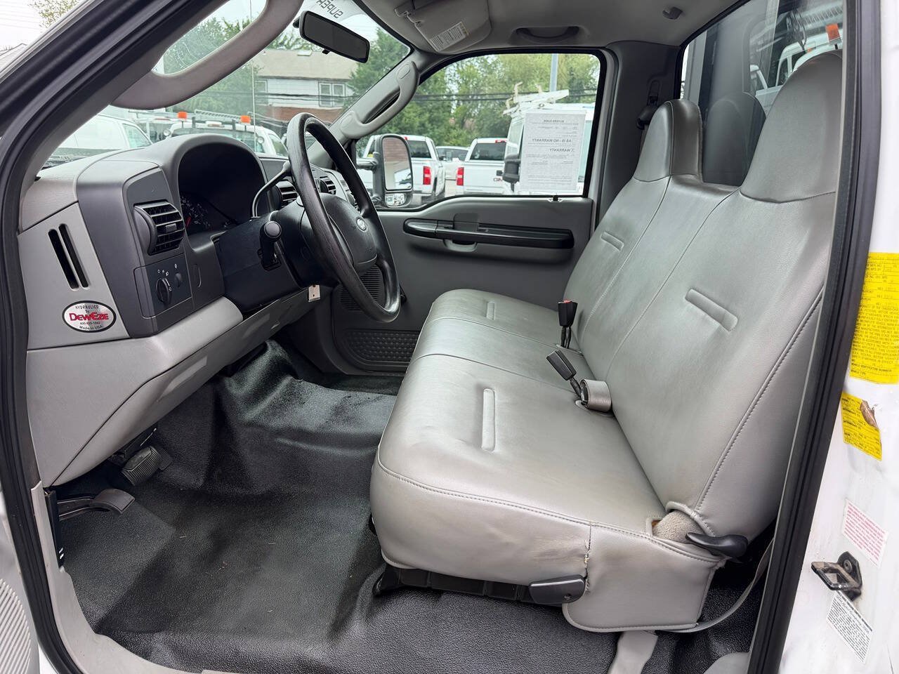Used 2005 Ford F550 2WD Regular Cab Super Duty image 14