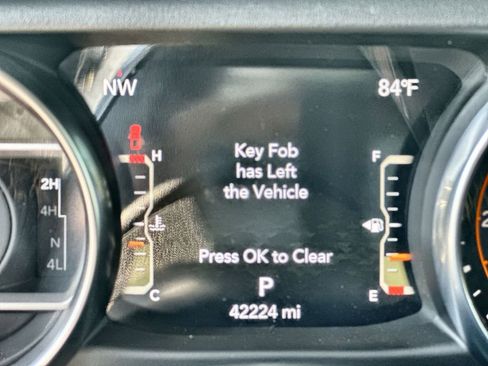 Used 2022 Jeep Gladiator Overland image 12