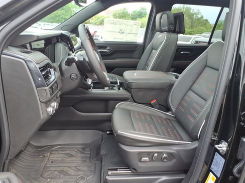 New 2026 GMC Yukon AT4 Ultimate AWD/4WD image 4
