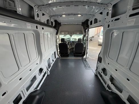 Used 2025 Ford Transit 250 148 High Roof image 25