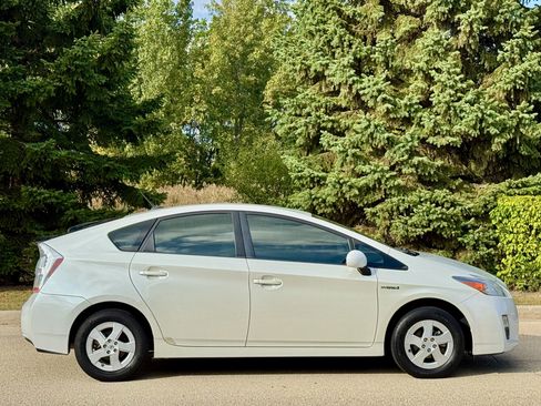Used 2010 Toyota Prius Five image 9