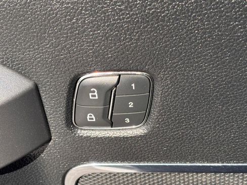 Used 2019 Ford F250 Platinum w/ Platinum Ultimate Package AWD/4WD image 21