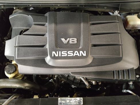 Used 2018 Nissan Titan SV RWD image 30