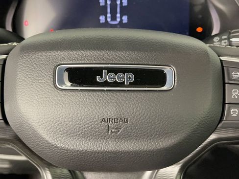 New 2025 Jeep Grand Cherokee L Laredo image 25