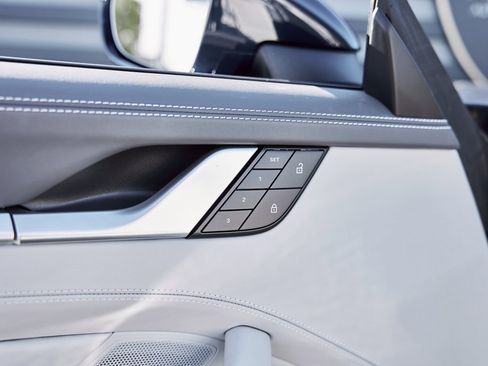 Used 2022 Porsche 911 Turbo S image 28