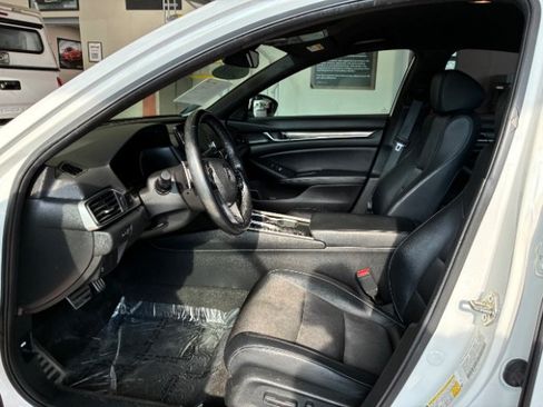 Used 2018 Honda Accord Sport image 16