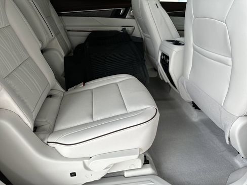 New 2026 Buick Enclave Avenir w/ Super Cruise Package image 39