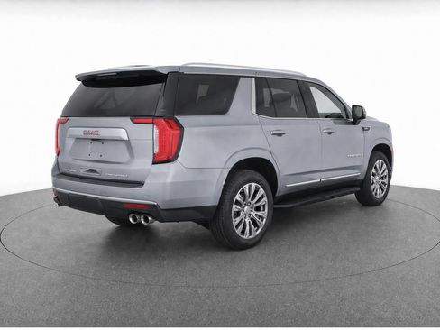 Used 2024 GMC Yukon Denali w/ Advanced Technology Package AWD/4WD image 4