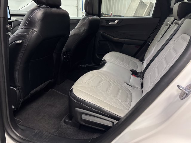 Used 2023 Ford Escape Platinum w/ Premium Technology Package AWD/4WD image 27