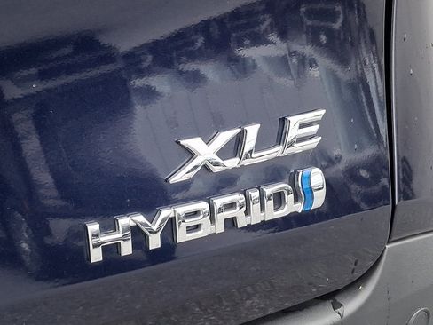 Used 2024 Toyota Sienna XLE w/ XLE Plus Package AWD/4WD image 30