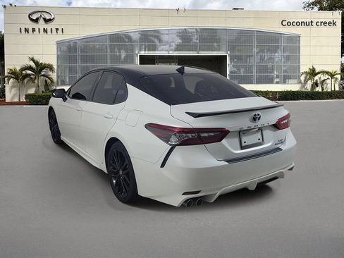 Used 2022 Toyota Camry XSE FWD image 3