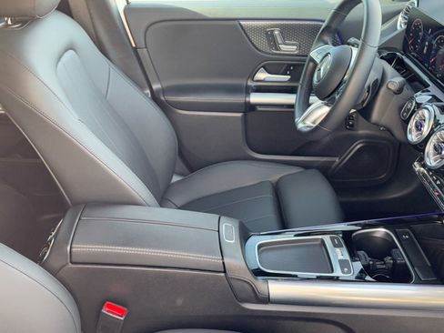 Used 2025 Mercedes-Benz GLA 250 GLA 250 image 10