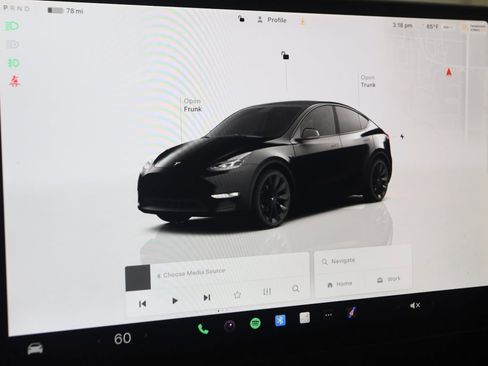 Used 2025 Tesla Model Y Long Range image 33