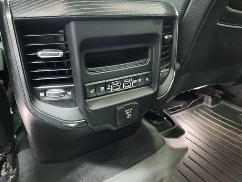 Used 2019 RAM 1500 Limited AWD/4WD image 14