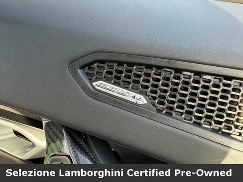 Used 2023 Lamborghini Huracan EVO image 19