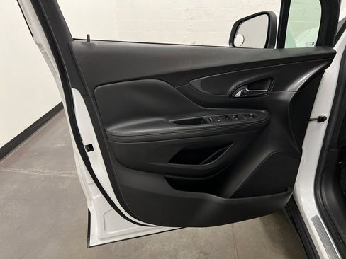 Used 2020 Buick Encore Preferred AWD/4WD image 11