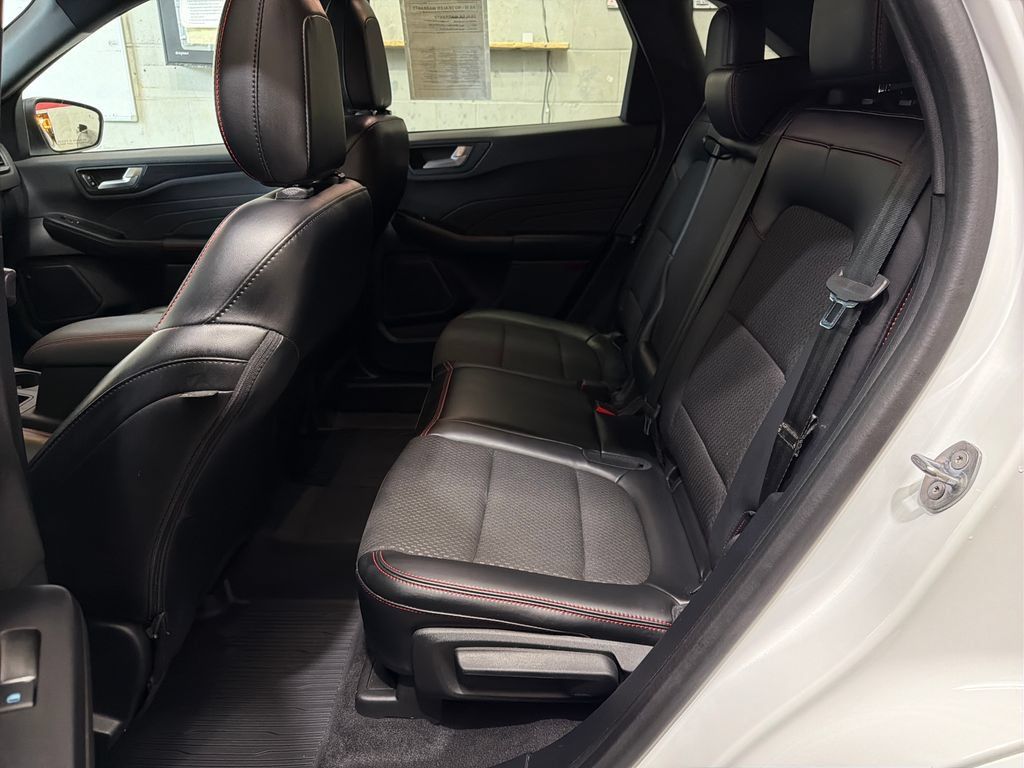 Used 2023 Ford Escape ST-Line w/ Tech Pack #1 AWD/4WD image 29