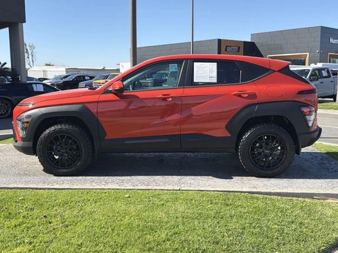 Used 2024 Hyundai Kona SE image 3