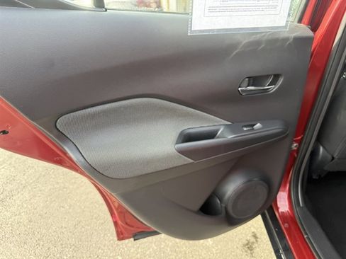 Used 2019 Nissan Kicks SV FWD image 30