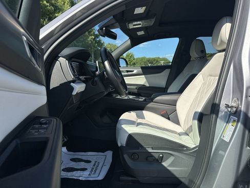 Used 2024 Volkswagen Atlas Cross Sport SEL Premium R-Line AWD/4WD image 12