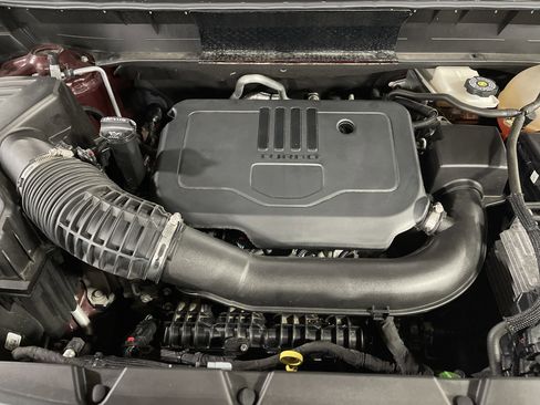 Used 2023 GMC Acadia SLE w/ Driver Convenience Package image 17