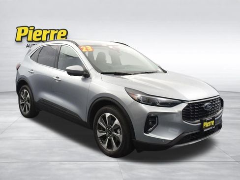 Used 2023 Ford Escape Platinum image 3