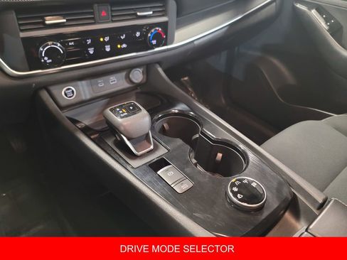 Certified 2023 Nissan Rogue S image 17