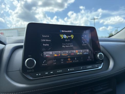 Used 2024 Nissan Rogue S AWD/4WD image 5