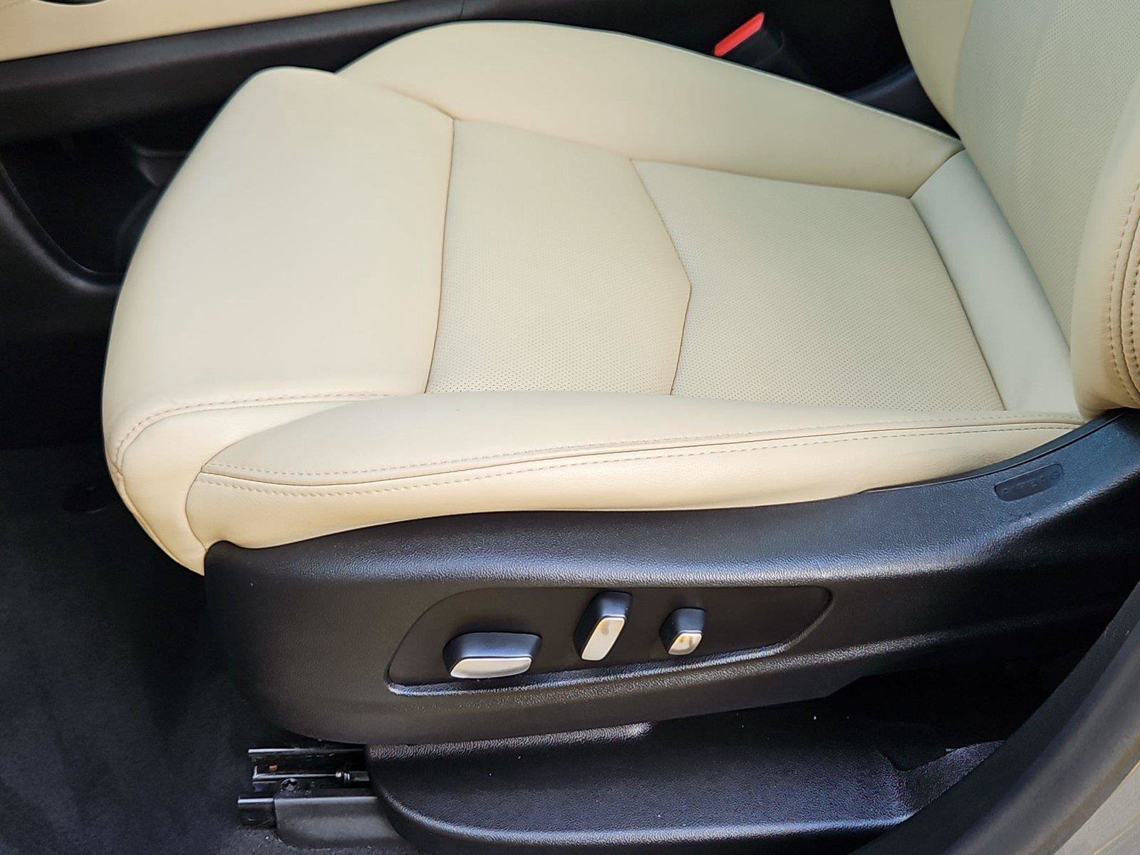 Used 2019 Cadillac XT5 Luxury FWD image 25