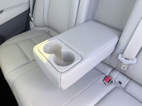 Used 2024 Nissan Rogue SL w/ SL Premium Package image 39