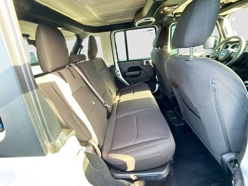 Used 2023 Jeep Wrangler Unlimited AWD/4WD image 30