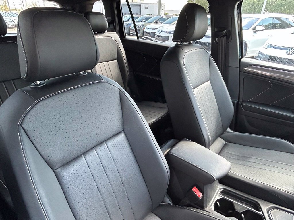 Certified 2023 Volkswagen Tiguan SE R-Line FWD image 37