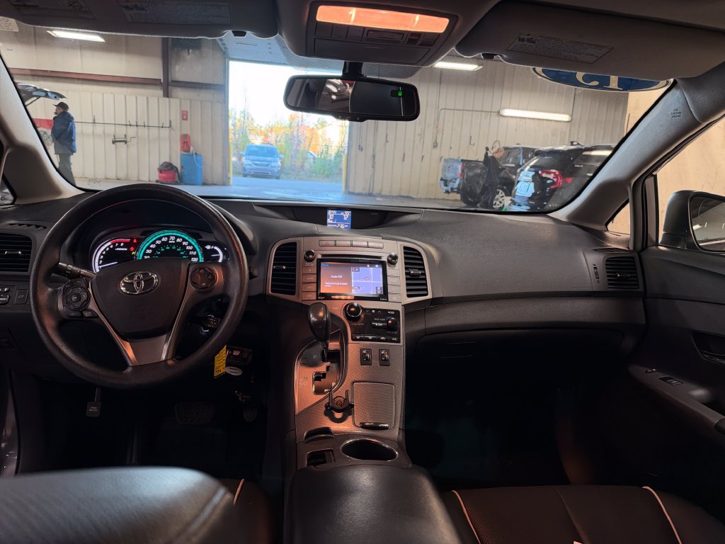 Used 2015 Toyota Venza AWD image 17