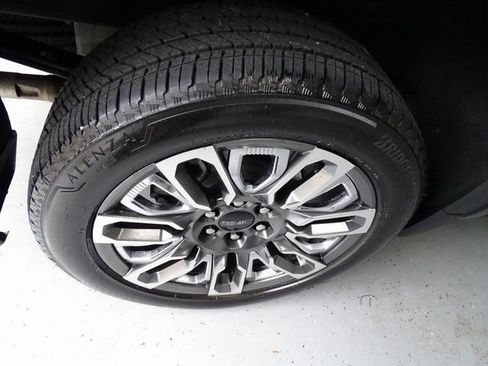 Used 2024 GMC Sierra 1500 Denali Ultimate AWD/4WD image 34