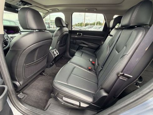 Certified 2023 Kia Sorento S w/ Panoramic Sunroof Package FWD image 16