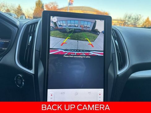 Used 2022 Ford Edge SE w/ Cargo Accessory Package image 4