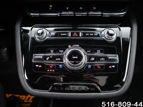 Used 2022 Lincoln Corsair AWD w/ Premium Package image 11