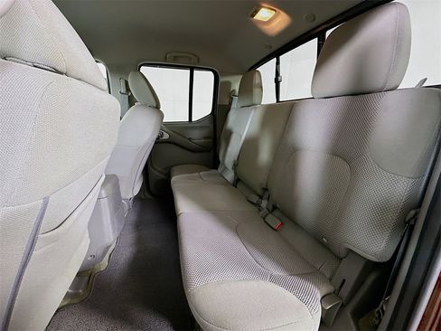 Used 2018 Nissan Frontier SV image 14