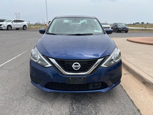 Used 2019 Nissan Sentra SV FWD image 2
