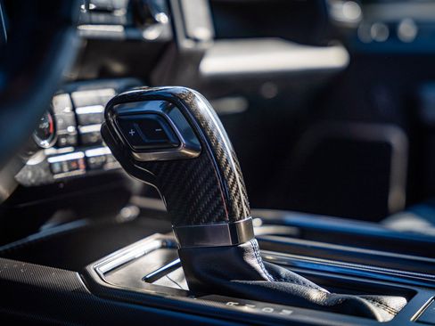 Certified 2019 Ford F150 Raptor w/ Equipment Group 802A Luxury image 33