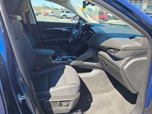 Used 2023 Buick Envision Essence image 18