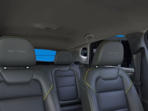 New 2025 Chevrolet Trax ACTIV w/ Driver Confidence Package image 24